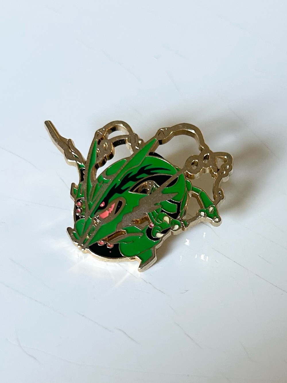 Pokémon Mega Rayquaza Enamel Collector Pin 2015 Roaring Skies